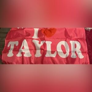 Pink 'I Love Taylor' Banner